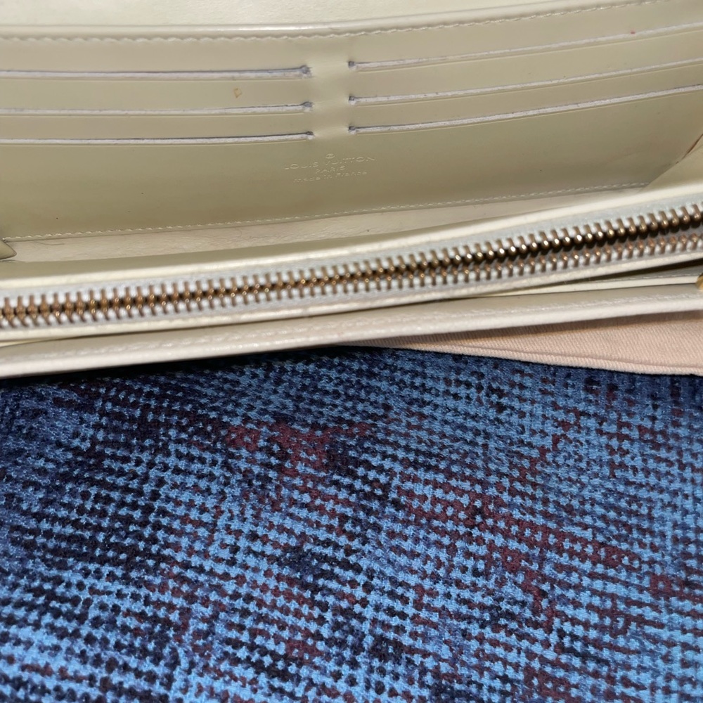Louis Vuitton Wallet - Picture 7 of 13